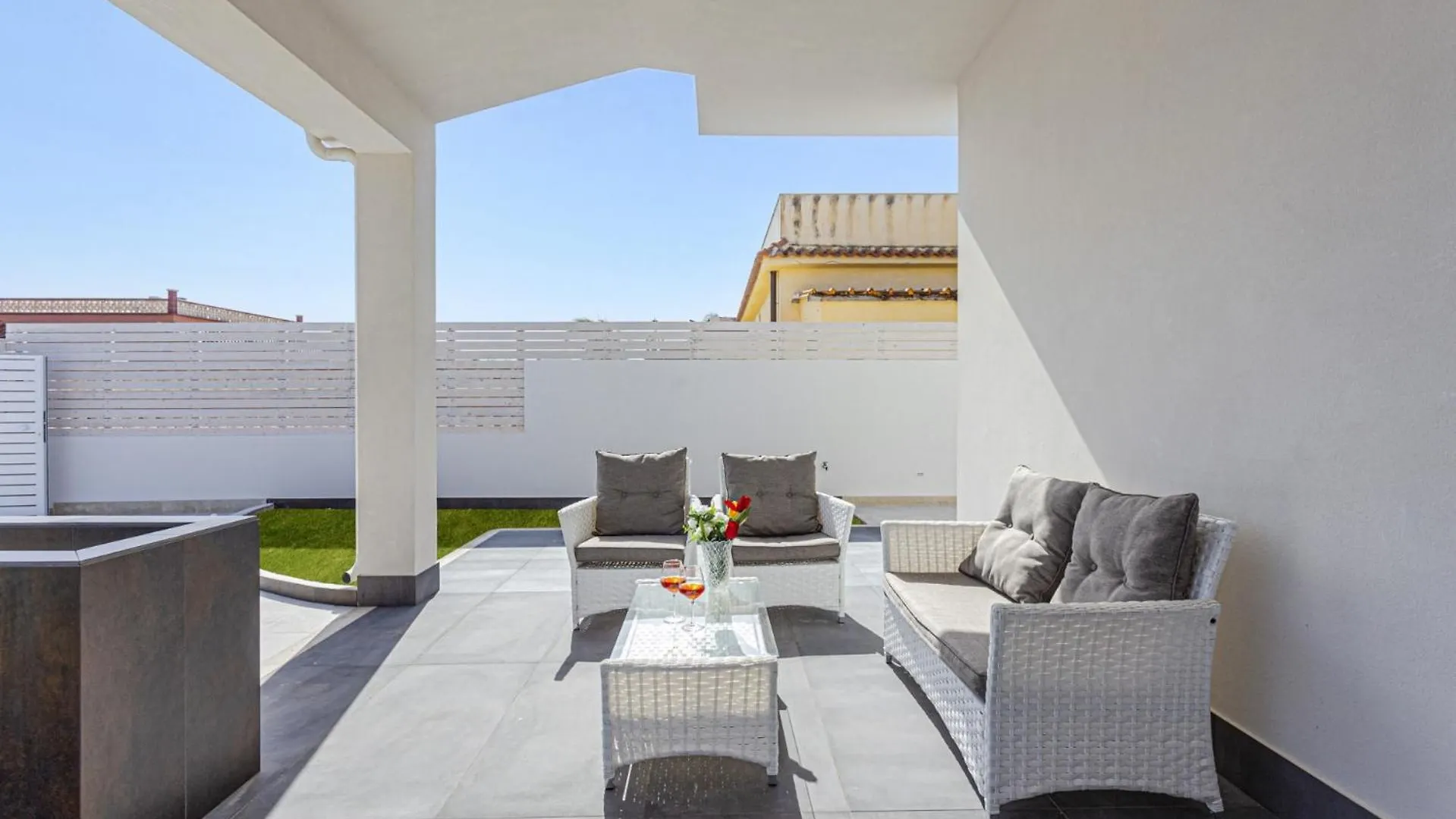 Villa Loredana By Villa Plus Santa Maria Del Focallo Italien